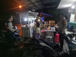 Cegah Gangguan Kamtibmas Dilokasi Keramaian, Polsek Abiansemal Gelar Patroli Dialogis