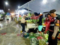 Patroli Samapta Polsek Abiansemal Sambangi Pasar Tradisional, Beri Rasa Aman Kepada Masyarakat