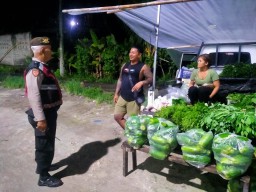 Patroli Dialogis Samapta Polsek Abiansemal Sambangi Pasar Mambal, Titip Pesan Kamtibmas