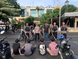 Polres Tanjung Perak Gagalkan Dua Kelompok Remaja Hendak Tawuran, Lima Remaja Diamankan