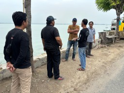 Polres Bangkalan Lakukan Peyelidkan dan Pengecekan Akibat Pengendara  Bermotor Terjerat Tali di Jembatan Suramadu