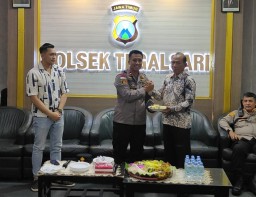 Polsek Tegalsari Gelar Acara Pelepasan Purna Bhakti Ipda Robert