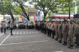 Polsek Gayungan Menggelar Apel Pengamanan Siap Jaga Proliga 2025