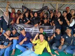 Laskar Pelangi Community Gelar Baksos Pembagian Sembako Antar Community.