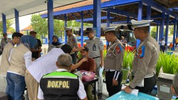 Operasi Keselamatan Semeru 2025, Polres Kediri Gelar Tes Urine di Terminal Pare