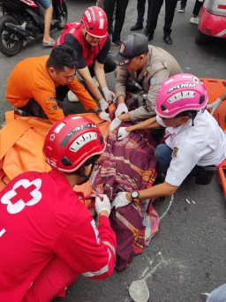Kecelakaan Maut di Surabaya, Satu Korban Meninggal di Tempat.