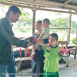 Menyambut Bulan Ramadhan Jurnalis Gelar Bakti Sosial Membagikan Tas Sekolah