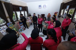 Ny.Juliati Sigit Prabowo Kunjungan ke SLB Kemala Bhayangkari 2 Gresik