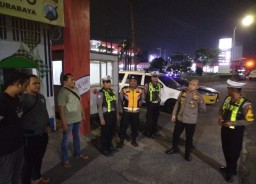 Polsek Tenggilis Mejoyo Gelar Patroli untuk Meningkatkan  Blue Light, Antisipasi Kejahatan Jalanan