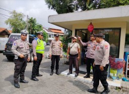 Polsek Wonocolo Menggelar Giat Patroli Menjaga Keamanan Dan Ketertiban Masyarakat.