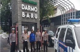 Polsek Sukomanunggal Giat   Patroli Tingkatkan Kewaspadaan Cegah Kejahatan