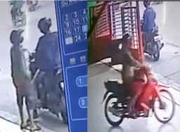 Penjual Asongan Habis Sholat Sepeda Motornya di Gondol Maling