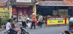 Polsek Semampir Giat Bagikan Takjil Berbuka Puasa Awal Bulan Ramadhan 1446 hijiriah/tahun 2025