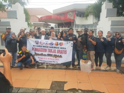 Media Dibawah Naungan Direktur Utama Umar Hayat, Gelar Ramadhan Berkah, Berbagi Takjil Untuk Sesama
