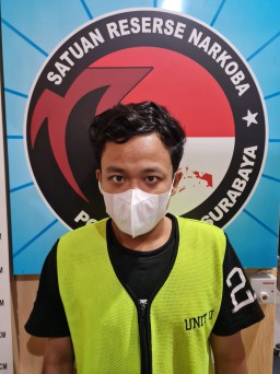 Pengedar Sabu di Surabaya! FAA Ditangkap 10 Gram Diamankan, Polisi Buru Bandar