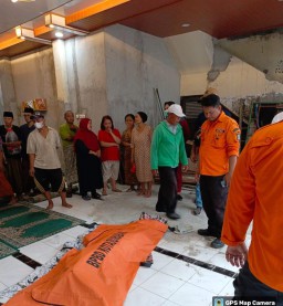 Pembangunan Masjid Al-Munawiyah Membawa Korban Seorang Tukang