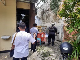Cegah Demam Berdarah: Polres Pelabuhan Tanjung Perak Gencarkan Fogging DBD di Mako dan Polsek Jajaran