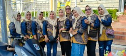 Persatuan Istri-Istri Wartawan Berbagi Ratusan Takjil Untuk Penguna jalan di THR Kusuma Bangsa