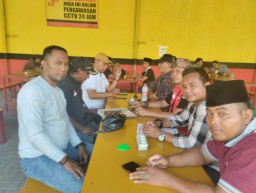 DPC Ormas Madas Sampang Gelar Rapat Penyerahan SK dan Pembagian KTA Pengurus Baru