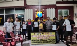 Polsek Sukomanunggal Menangkap Lima Remaja Saat Tawuran di Jemput Orang Tua