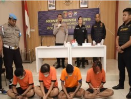 Polsek Wonocolo Gelar Ungkap Kasus Spesialis Pencurian di Surabaya