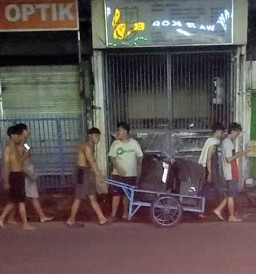 Warga Pandegiling Gelar Patrol jelang Sahur di Minggu Terakhir Bulan Ramadhan