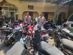 Polisi Bubarkan Aksi Balap Liar di Jalan Kedung Cowek Surabaya, 29 Sepeda Motor Diamankan