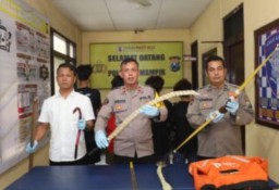 Polres Pelabuhan Tanjung perak Amankan 4 Remaja Bersajam dan Busur Panah Diduga Untuk Tawuran