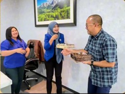 Keluarga Besar Media Jatim Expost dan Buser Cyber Mengucapkan Selamat Ulang Tahun Kepada Kepala Cabang PT. Victory International Futures.