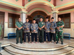 Danramil 0809 / 23 Silaturahmi ke Pondok Pesantren LDII Nurul Azizah Balong Jeruk Kecamatan Kunjang Kediri