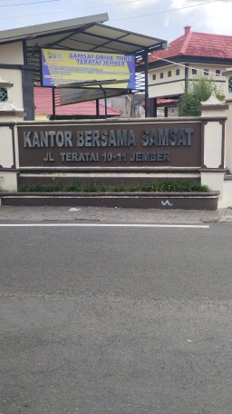 Kantor bersama Samsat Jember Sambut Hangat Awak Media dari Surabaya