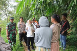 Kolaborasi, Polres Kediri Kota Bersama Pemkab Tangani Bencana Banjir di Mojo