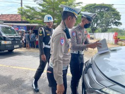 AKP Sigit Ekan Sahudi, S.H., M.M., Pimpin Operasi Pemeriksaan Kelengkapan Kendaraan dan Pelanggaran Kasat Mata Terhadap Pengendara
