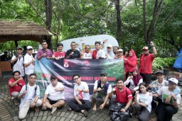 TMP Kota Surabaya Turun ke Mangrove Bersih-Bersih Sambut Bulan Bung Karno