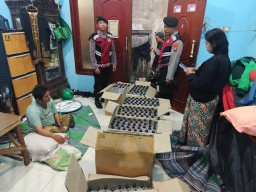 Saat Samapta Polrestabes Surabaya Amankan 530 Botol Arak Bali  Tanpa Izin di Wilayah Wonokromo