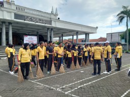 Sambut Hari Bhayangkara ke-79, Polres Bangkalan Gelar Bakti Religi di Masjid Agung