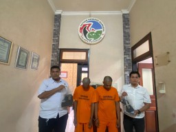 Tangkap Dua Pengedar, Satresnarkoba Polres Pasuruan Sita Puluhan Poket Sabu Siap Edar