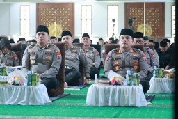 Dedikasi Untuk Indonesia Damai Polda Jatim Gelar Doa dan Zikir Bersama Sambut Hari Bhayangkara ke-79