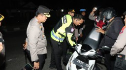 Kapolres Nganjuk Pimpin Langsung Patroli SREG dan Penyekatan di Perbatasan Jelang 1 Suro