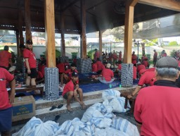 Masjid Al-Kautsar Surabaya Sembelih 42 Hewan Kurban Semangat Idul Adha 2025.