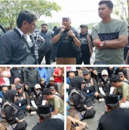 Wabub Sidoarjo Temui Jurnalis yang Demo dan Berlangsung Damai