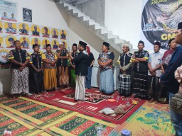 Dengan Penuh Keakraban, LSM GMBI Distrik Gresik Gelar Santunan Anak Yatim Dan Duafa Sambut 10 Muharam 2025.