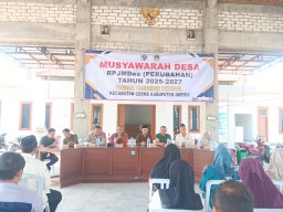 Musyawarah Desa Cerme Kidul Bahas Perubahan RPJMDes Tahun 2025-2027.