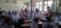 Ormas Madas PAC Kenjeran Gelar Penyuluhan Bahaya Seks Bebas, Premanisme, dan Narkoba di SMPN 31 Surabaya