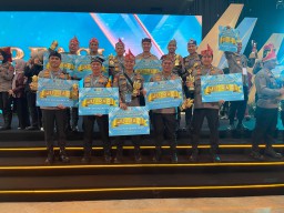 Borong Juara! Polda Jatim Bersinar di Awarding Day Apresiasi Kreasi Polri