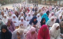 SMP Negeri 27 Surabaya Memperingati Bulan Suci Muharram, Dengan Cara Dzikir Bersama,Santunan Yatim Dhuafa
