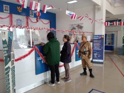 Kenang Jasa Para Pahlawan Nasional, Petugas Pelayanan Satpas SIM Colombo Berbaju Veteran
