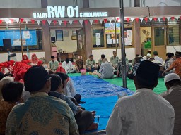 Semarak HUT RI ke-80, RW 01 Simolawang Surabaya Adakan Tasyakuran dan Doa Bersama