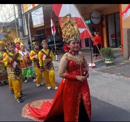 Keragaman Budaya Nusantara PLT Surabaya Gelar Dalam Karnaval Meriahkan Memperingati HUT ke - 80 RI.