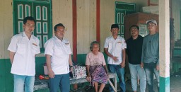 Karang Taruna Kecamatan Jrengik Sambangi Buk Sideh di Margantoko, PJ Desa Haris Apresiasi Inisiatif Pemuda